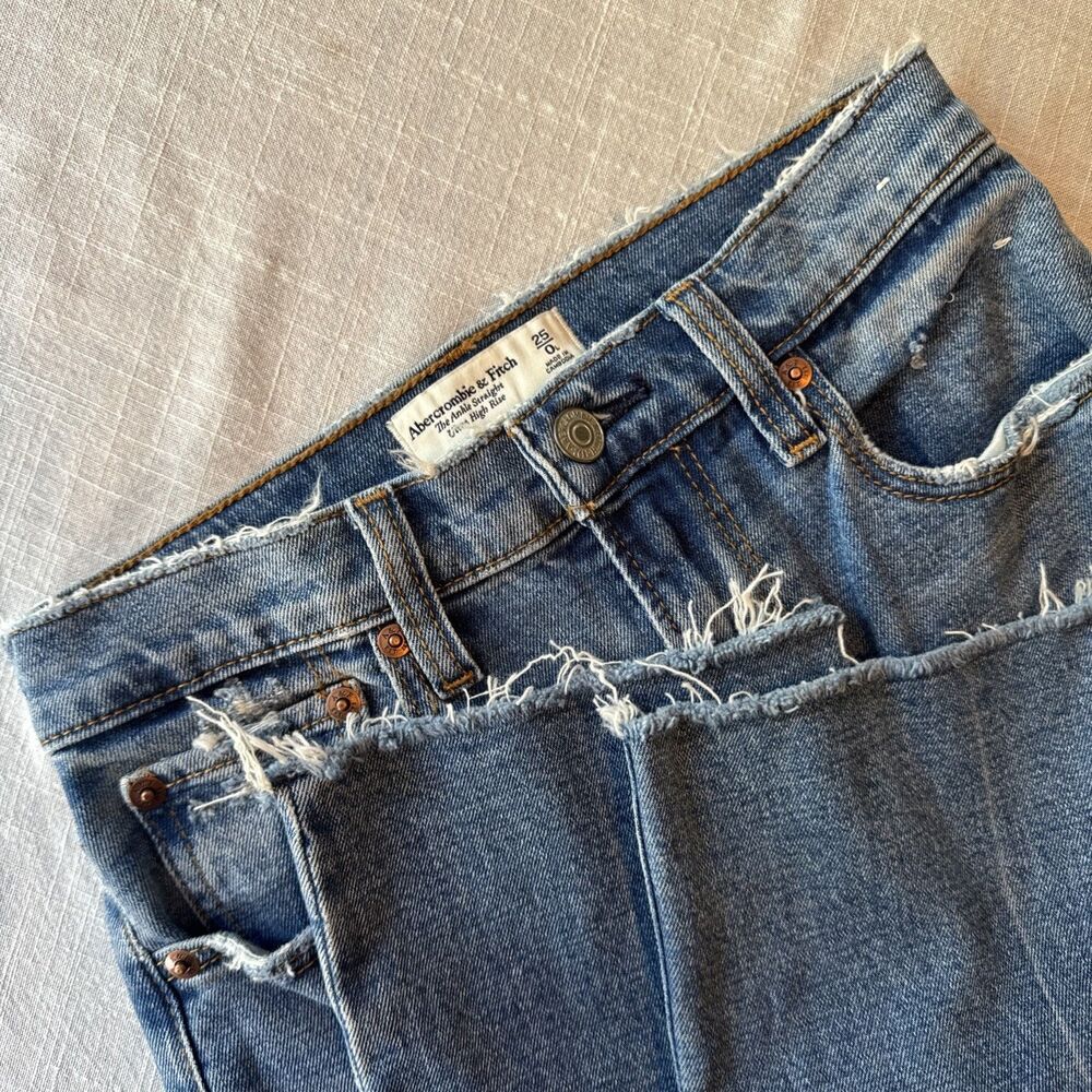 Abercrombie & Fitch Jeans 25/0L Blue Ankle Straight Ultra High Rise Raw Hem NWOT